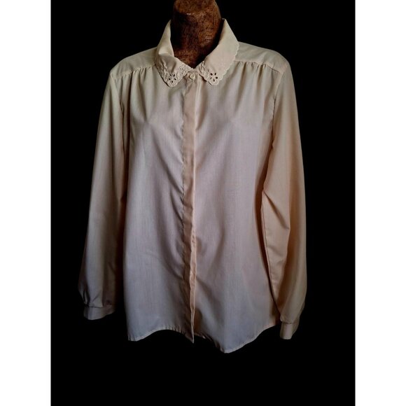 Vintage Cream Button-Up Blouse With Embroidered Lace Collar & Long Sleeves - Picture 4 of 14